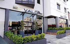 Хотел Валор